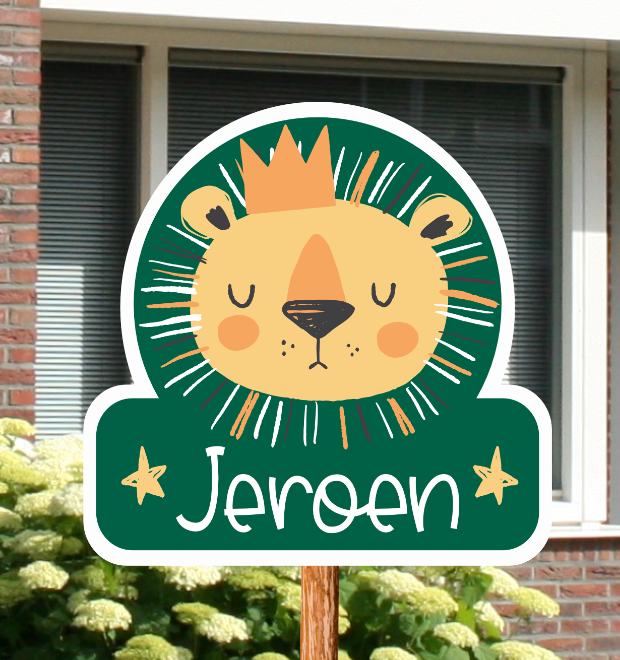 Schattig geboortebord voor in de tuin van een leeuw, gepersonaliseerd met naam