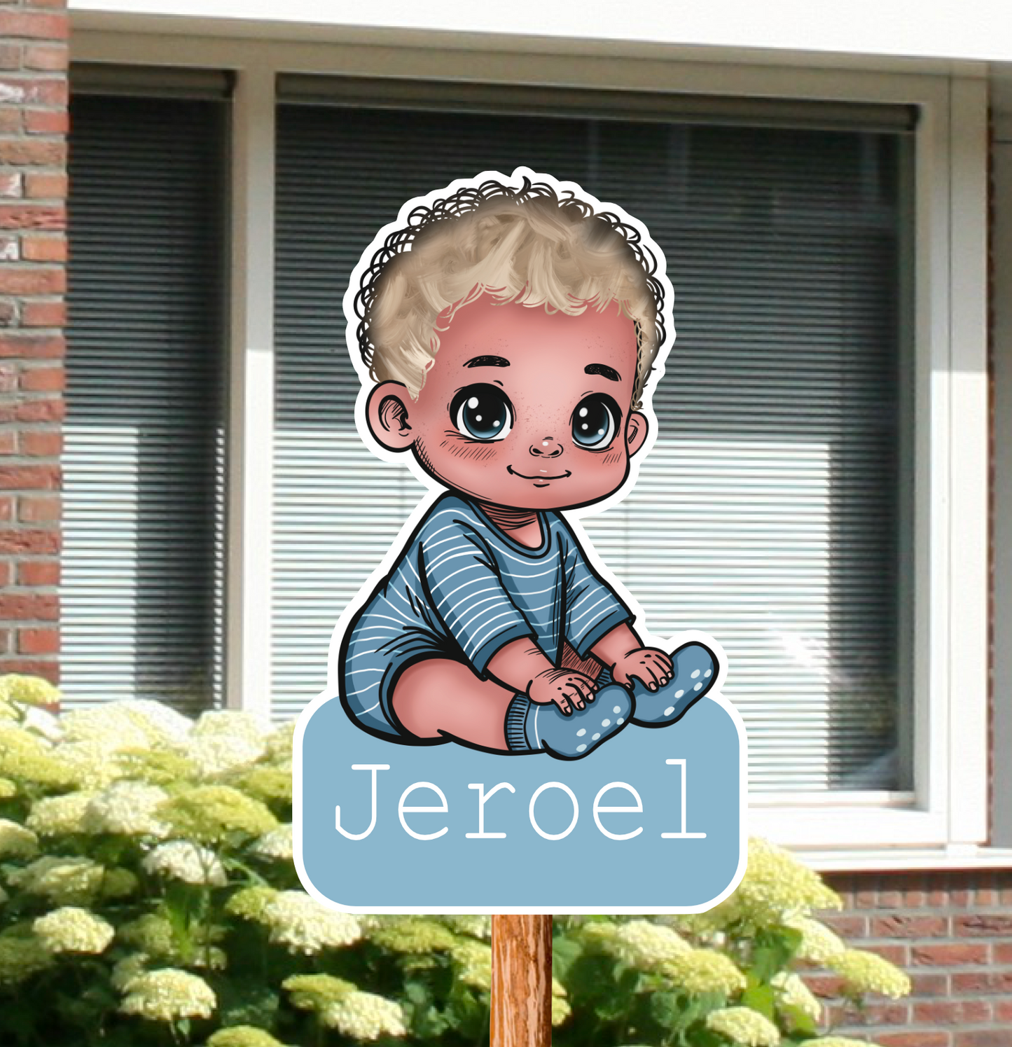 Geboortebord voor in de tuin van een baby, een jongen. Gepersonaliseerd met naam.
