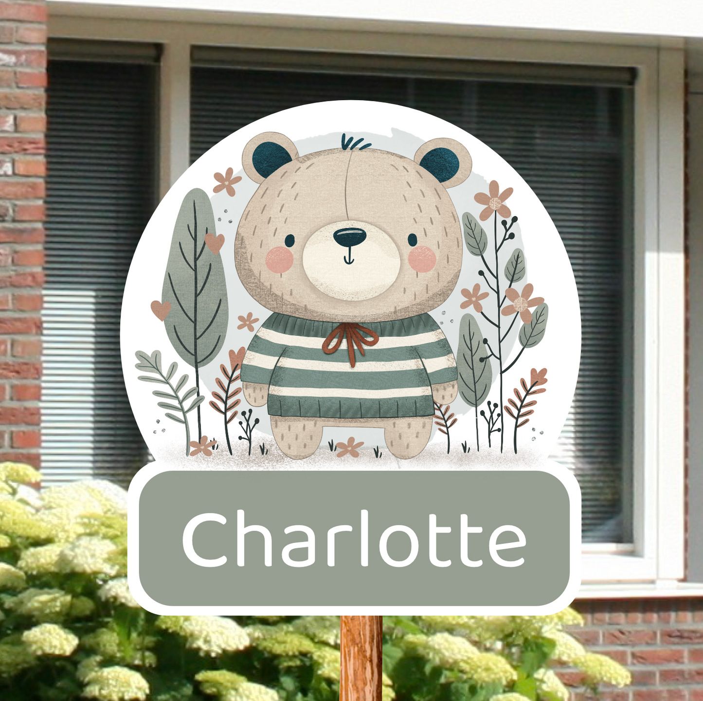 Schattig geboortebord voor in de tuin van een beertje, gepersonaliseerd met naam.