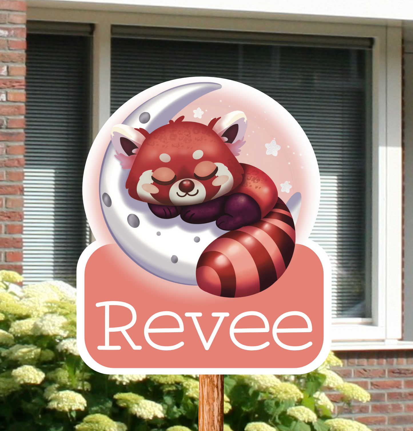 Geboortebord voor in de tuin van een rode panda met naam.