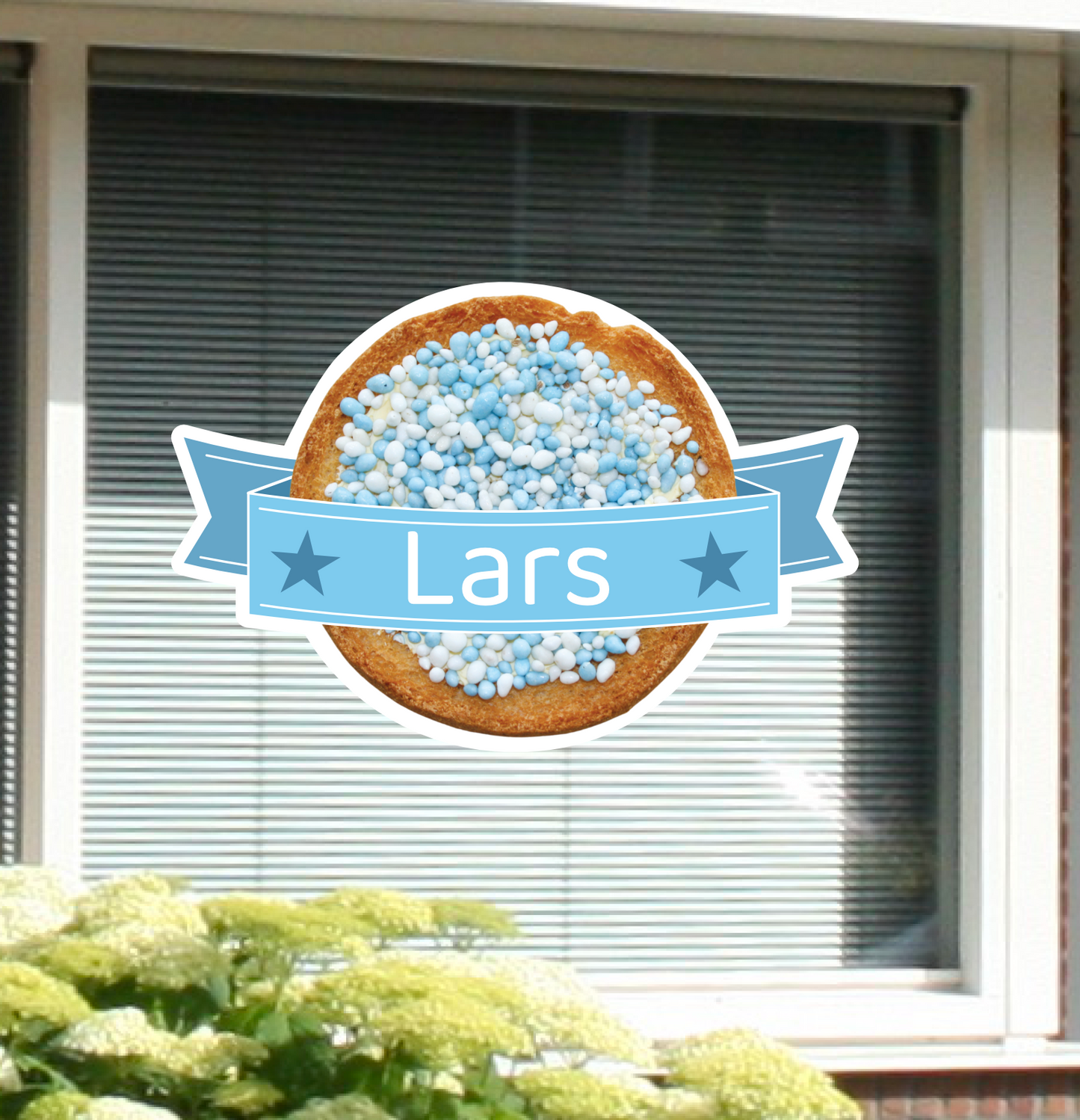 Geboortesticker van beschuit met muisjes, gepersonaliseerd met naam