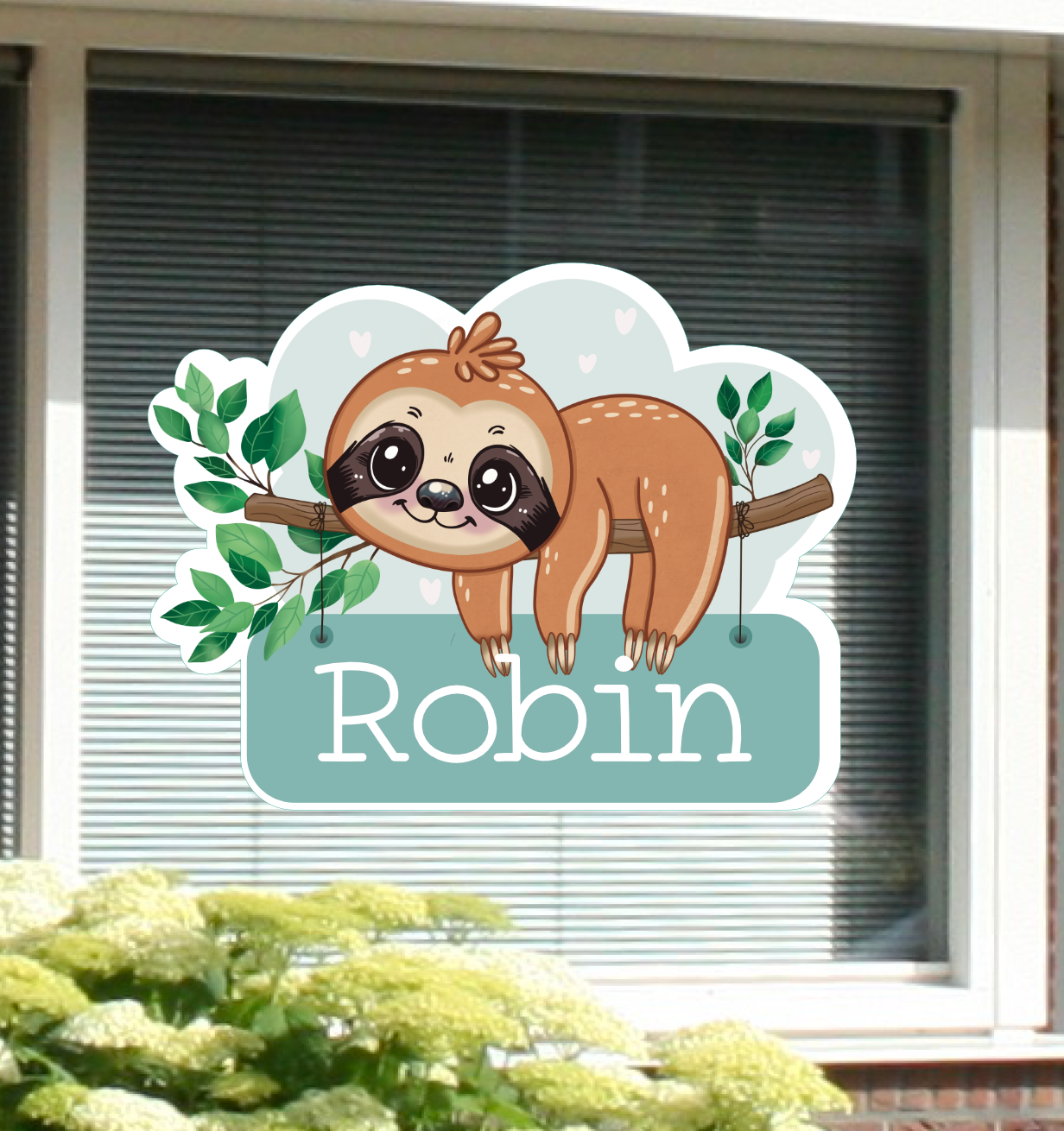 Geboortesticker met naam, en de illustratie van een luiaard.