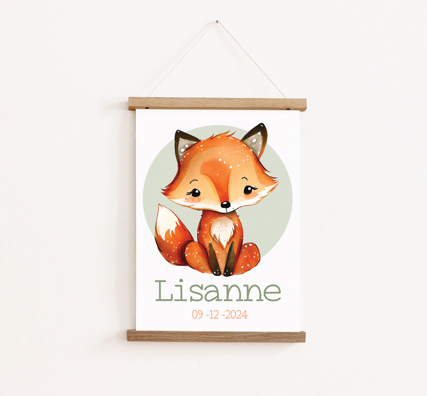 Poster met posterhangers, gepersonaliseerd met naam. Op de poster staat een vosje.