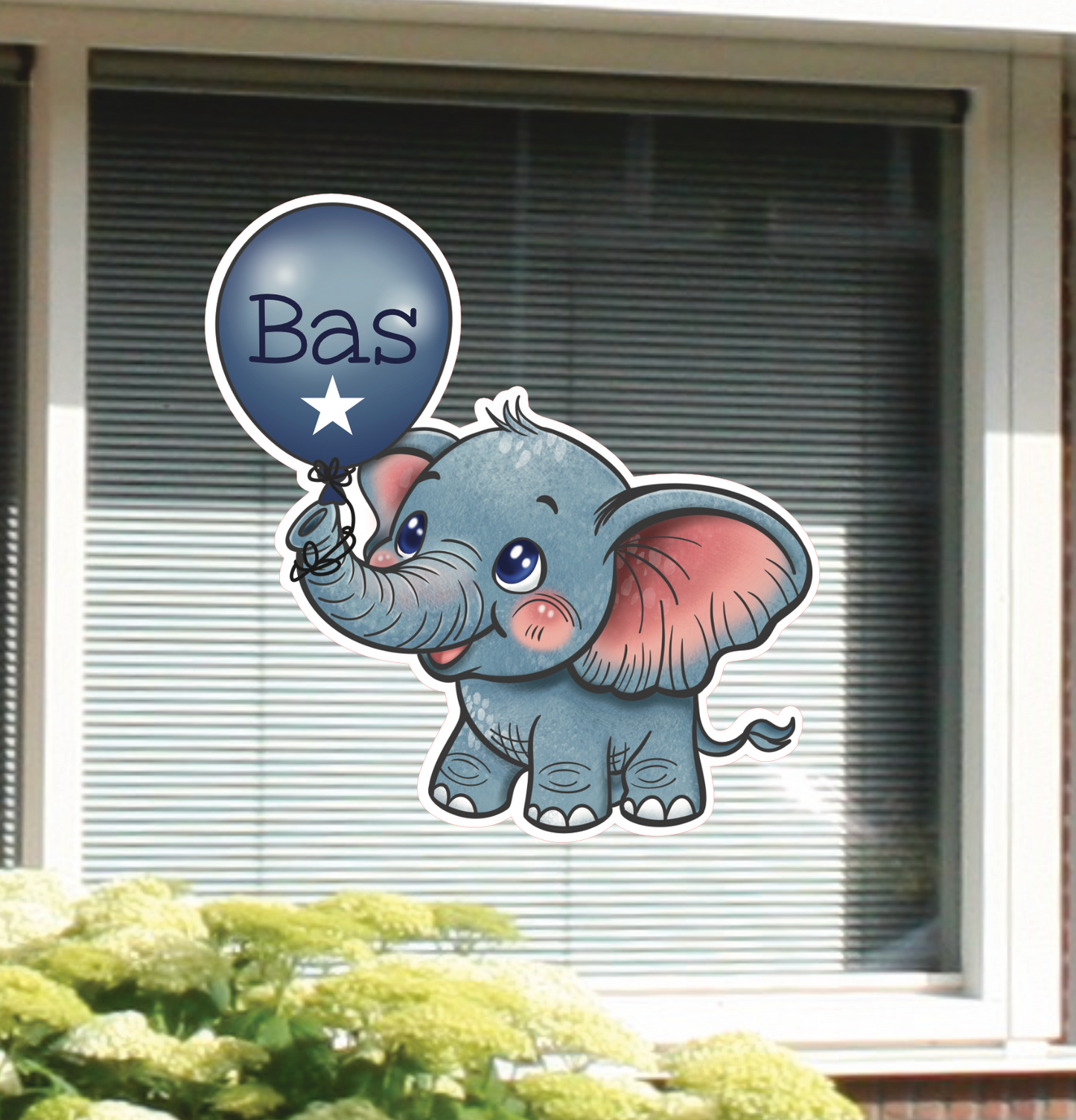 Geboortesticker met naam, en de illustratie van een olifantje.