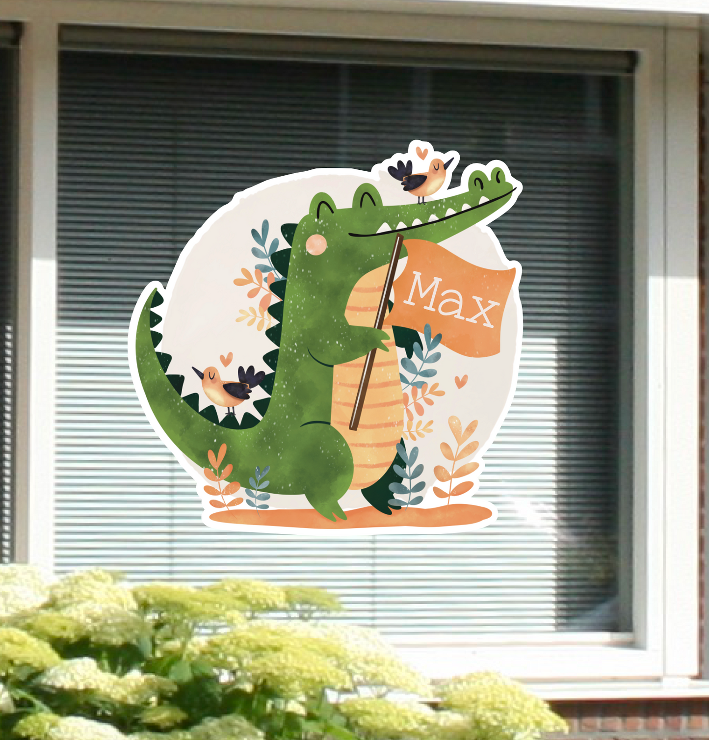 Geboortesticker met naam en de afbeelding van een krokodil.