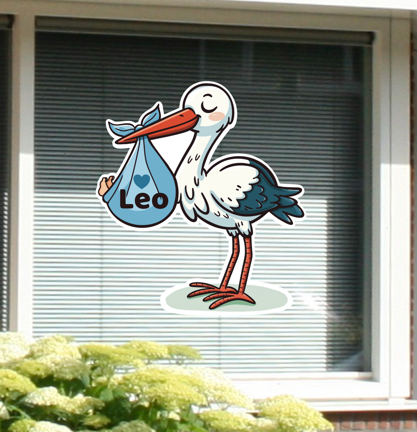 Geboortesticker met naam. Op de geboortesticker staat een ooievaar.