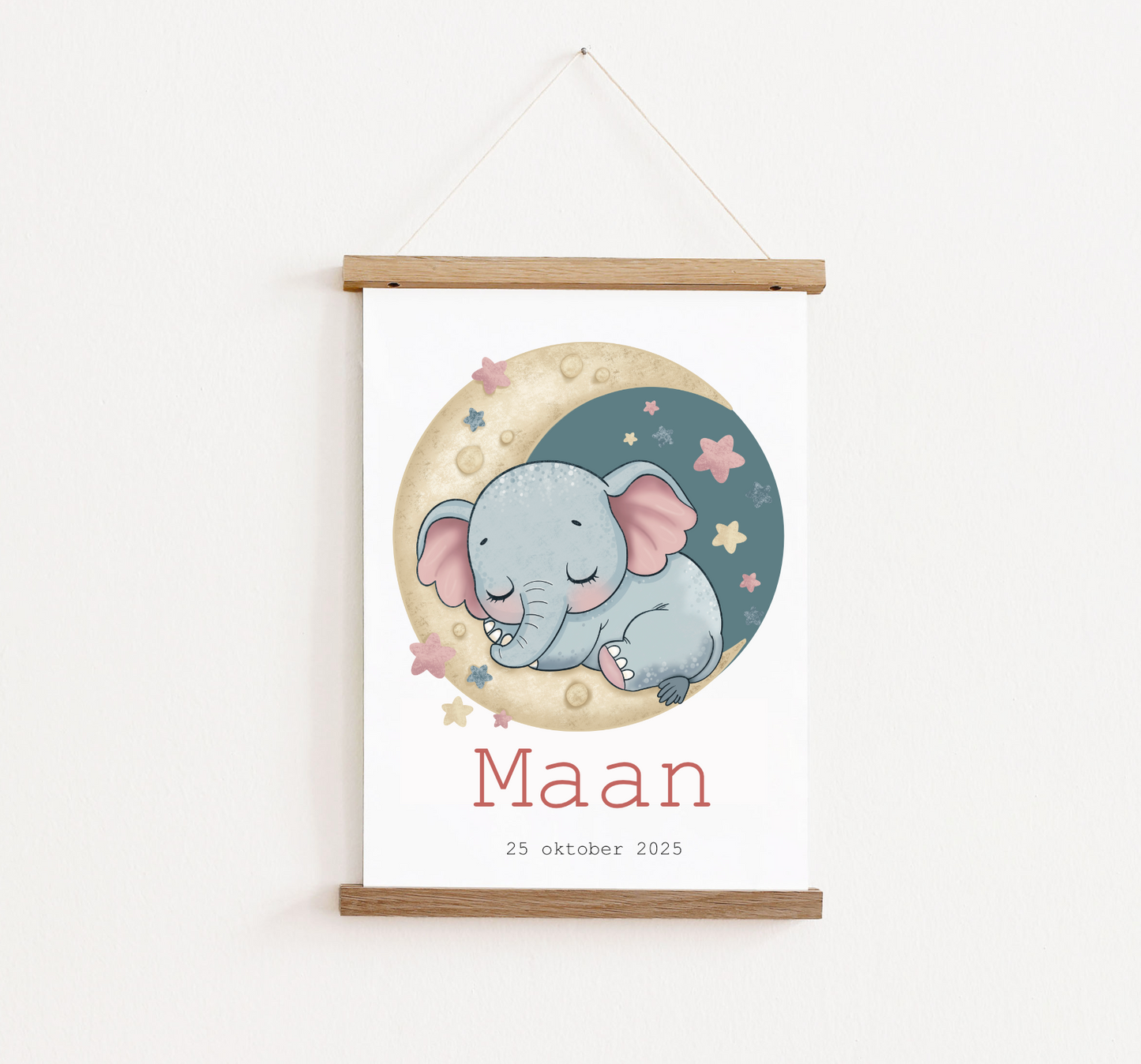 Poster met posterhangers, gepersonaliseerd met naam. Op de poster staat een olifantje