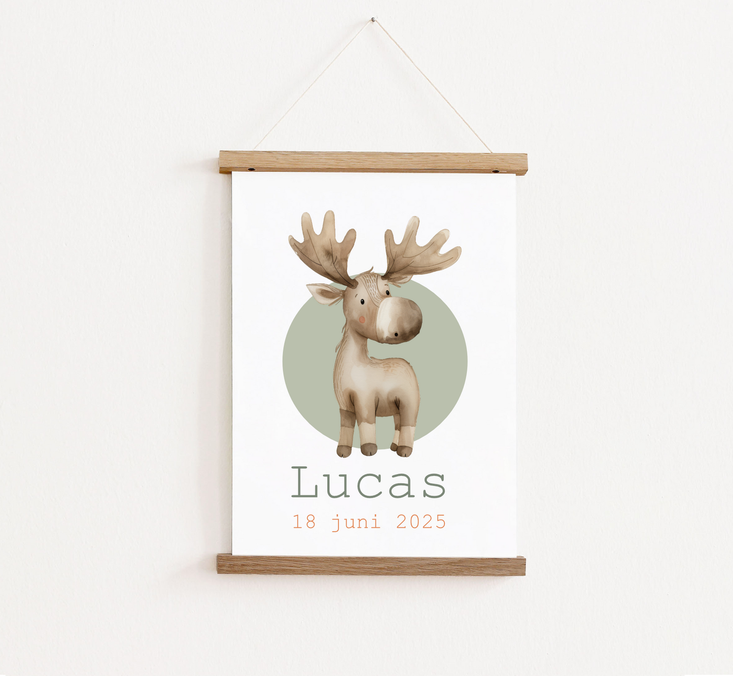 Poster met posterhangers, gepersonaliseerd met naam. Op de poster staat een Eland