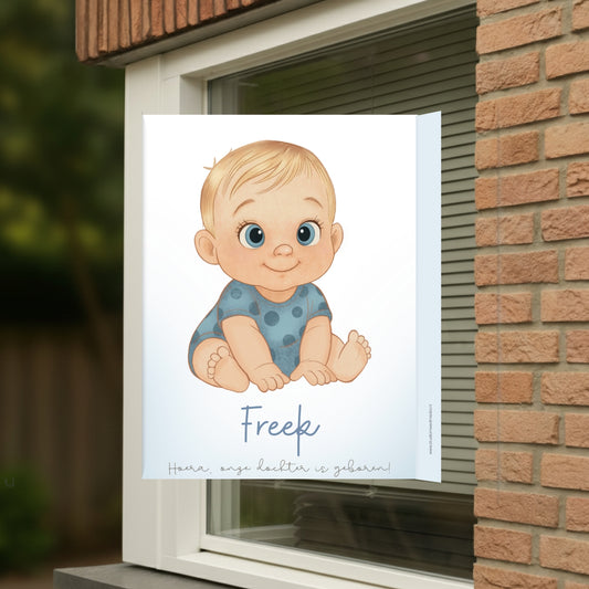 Geboortebord voor op het raam met naam en de afbeelding van een  schattig jongetje.