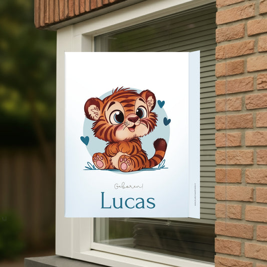 Geboortebord voor op het raam met naam en de afbeelding van een schattig tijgertje.