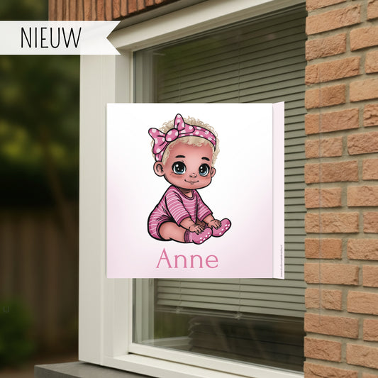 Geboortebord voor op het raam met een schattig meisje