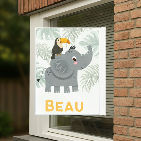 Geboortebord voor op het raam met naam en de afbeelding van een schattig olifantje