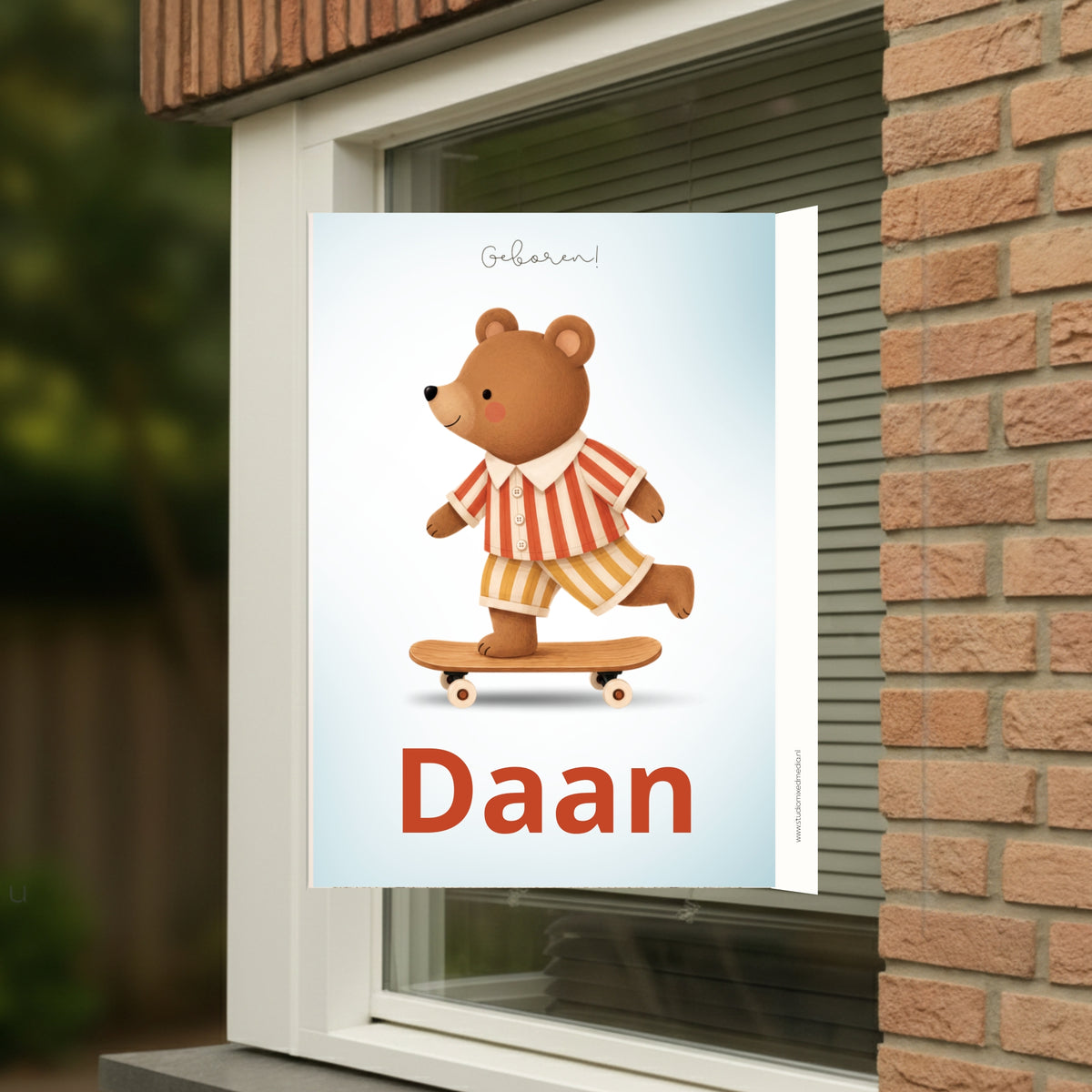 Beer op skateboard geboortebord voor op het raam gepersonaliseerd met  naam