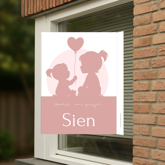 Geboortebord voor op het raam met de silhouet van 2 meisjes