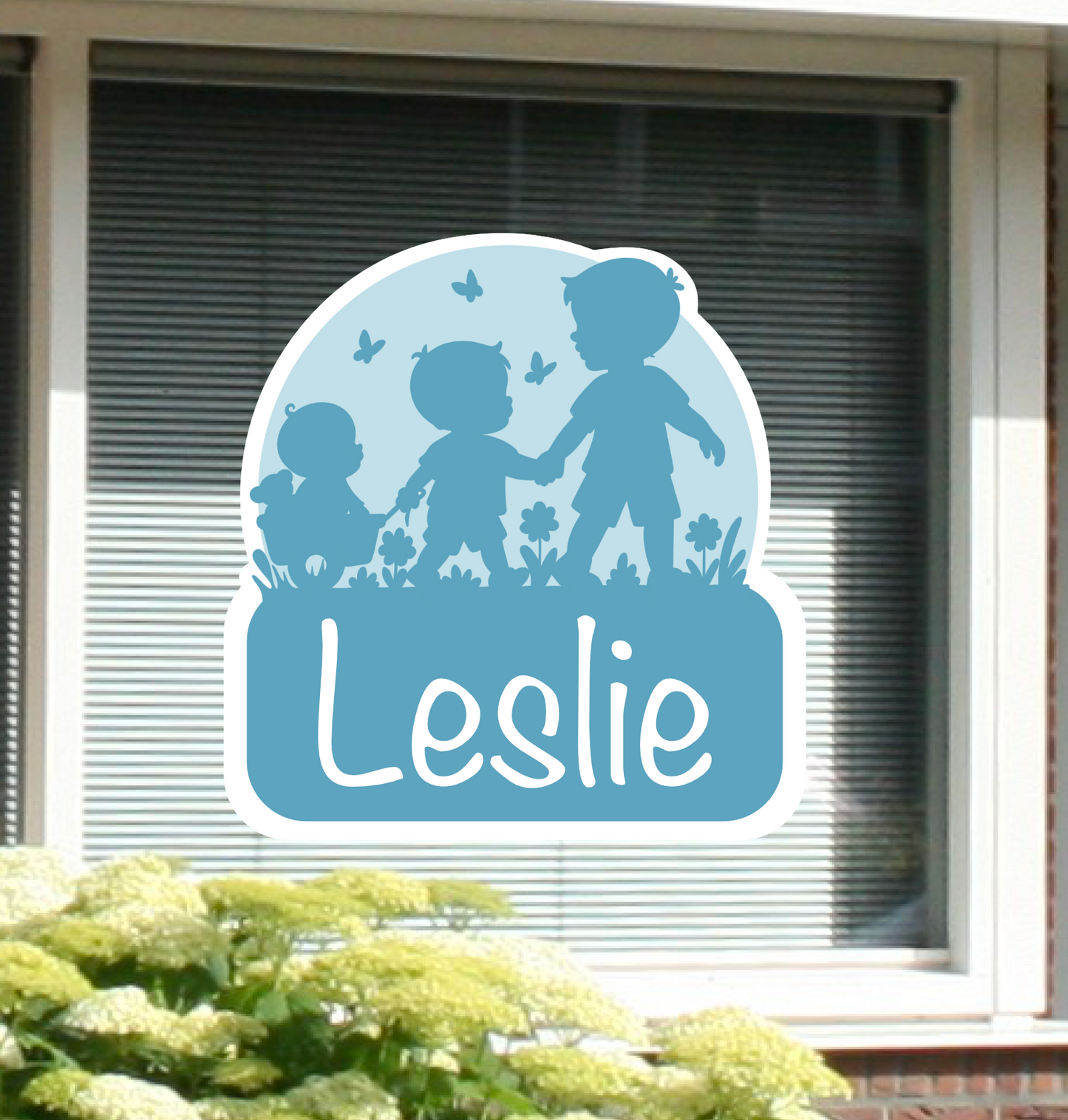 Geboortesticker met naam silhouet van 3 broertjes.